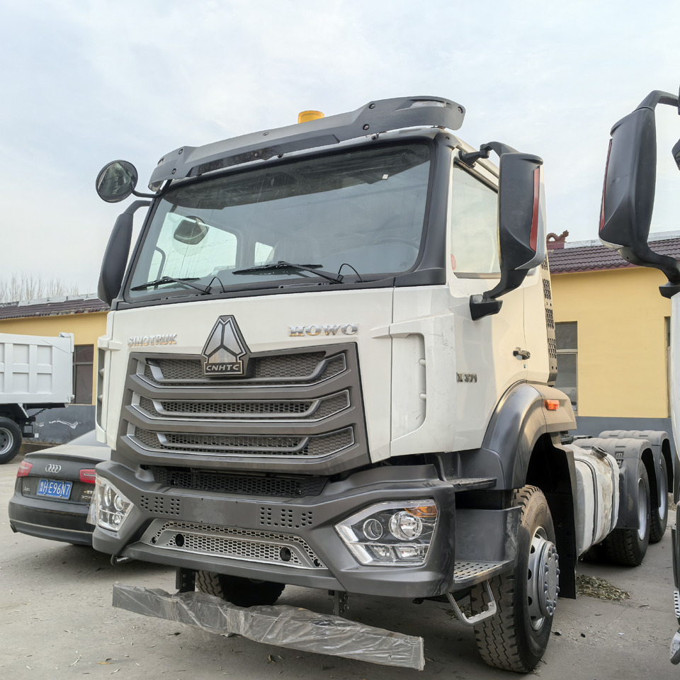 SINOTRUCK HOWO - Tractor head: gambar 1 SINOTRUCK HOWO - Tractor head: gambar 1