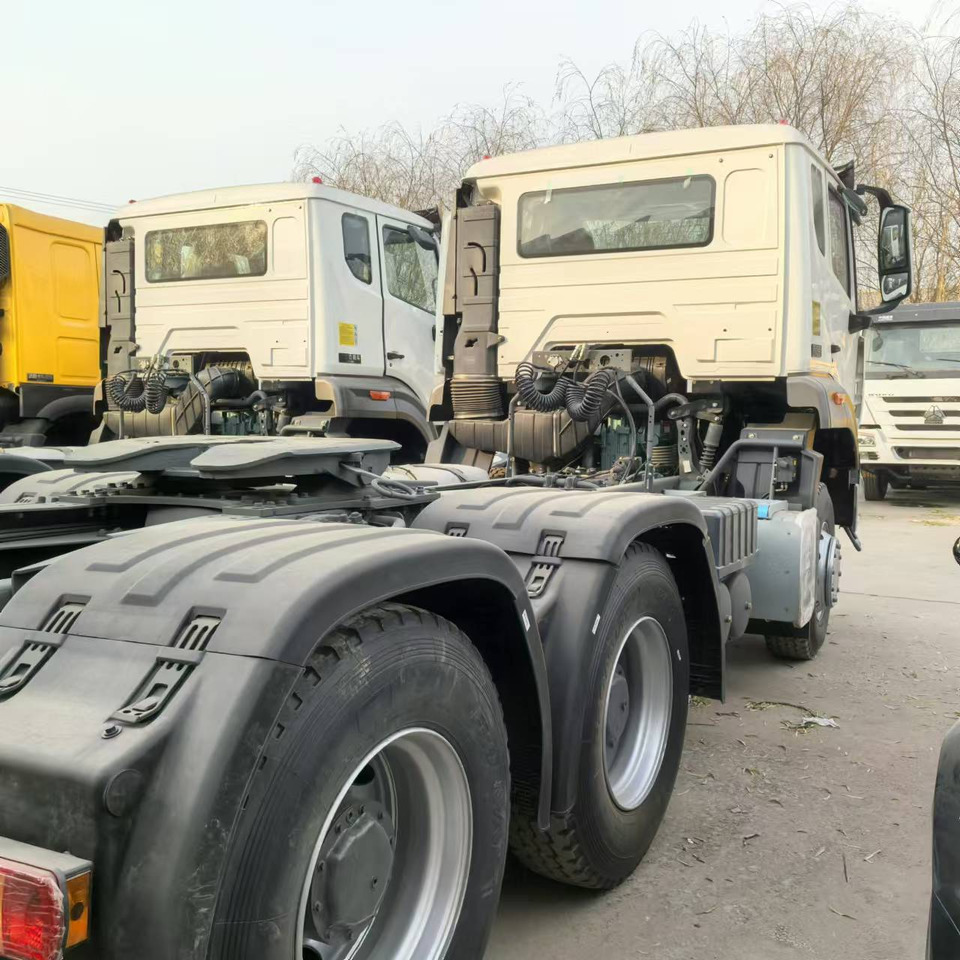 SINOTRUCK HOWO - Tractor head: gambar 5 SINOTRUCK HOWO - Tractor head: gambar 5