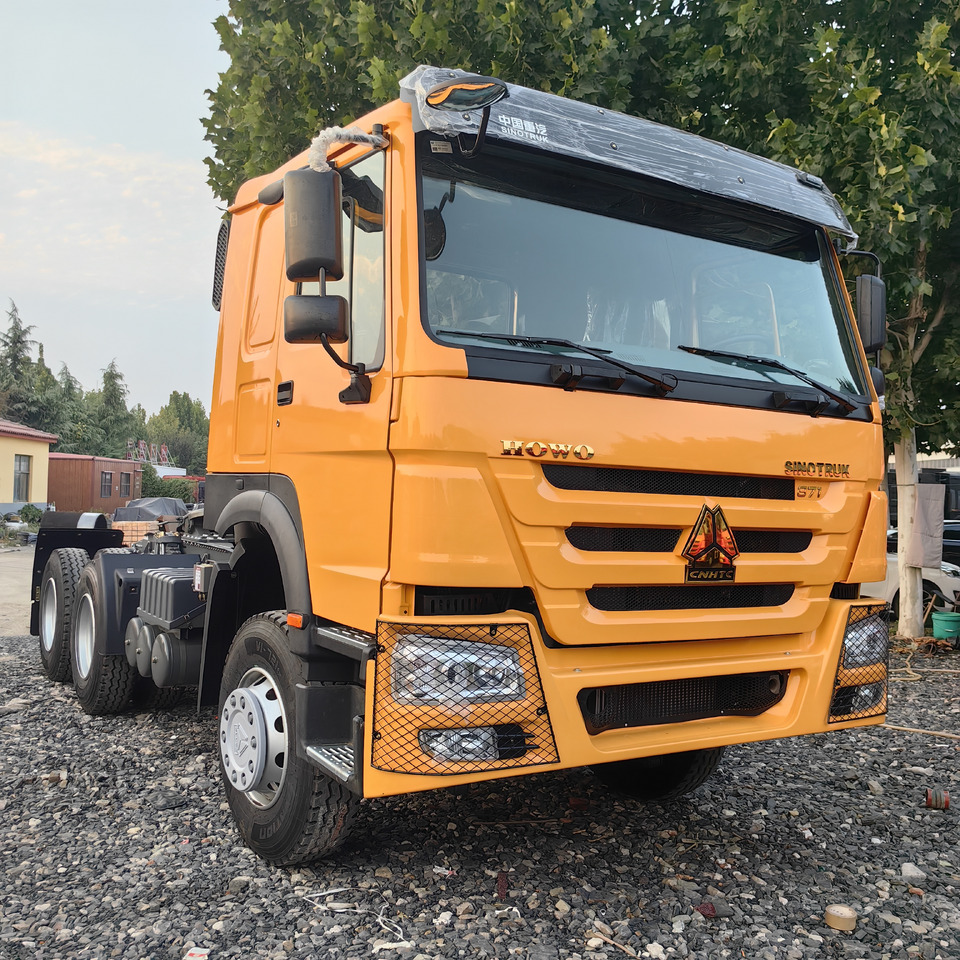 SINOTRUCK HOWO TRACTOR - Tractor head: gambar 2 SINOTRUCK HOWO TRACTOR - Tractor head: gambar 2