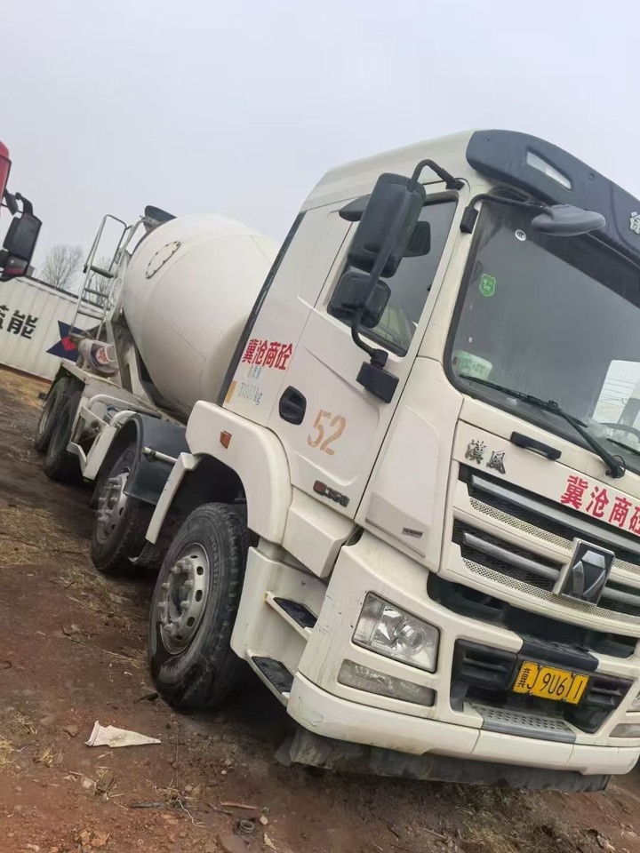 XUGONG - Truk pengaduk beton: gambar 5 XUGONG - Truk pengaduk beton: gambar 5