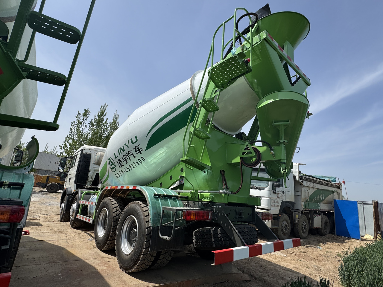 Howo - Truk pengaduk beton: gambar 5 Howo - Truk pengaduk beton: gambar 5