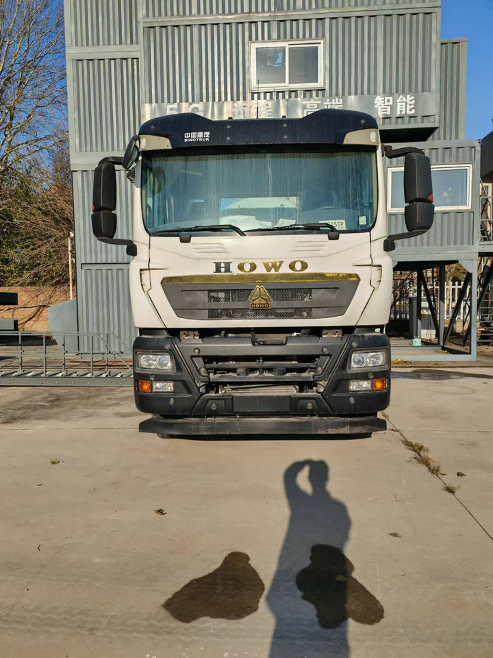 Howo - Truk pengaduk beton: gambar 1 Howo - Truk pengaduk beton: gambar 1