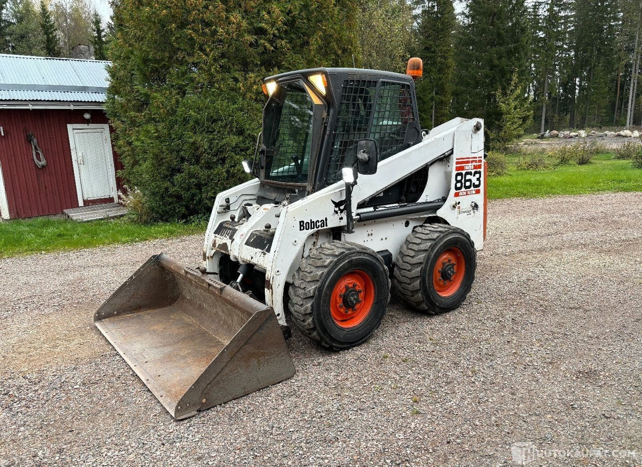 Bobcat 863, 2001, 2.7 l, 5120h, Askola - Skid steer: gambar 1 Bobcat 863, 2001, 2.7 l, 5120h, Askola - Skid steer: gambar 1