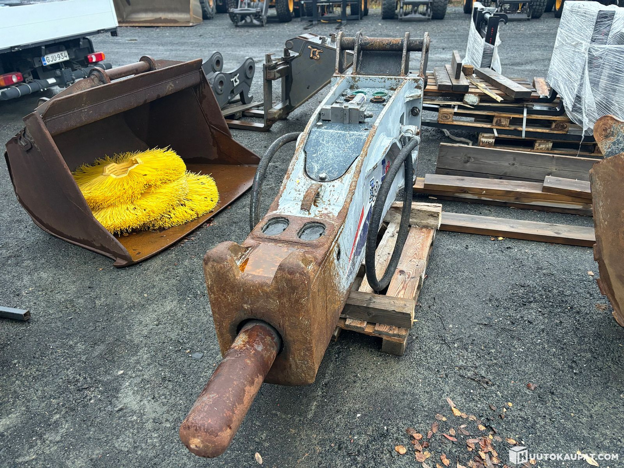 Furukawa 375 FXJ + NTP30 MEP coupler. Hydraulic breaker. 2015, Tornio - Palu hidrolik: gambar 2 Furukawa 375 FXJ + NTP30 MEP coupler. Hydraulic breaker. 2015, Tornio - Palu hidrolik: gambar 2