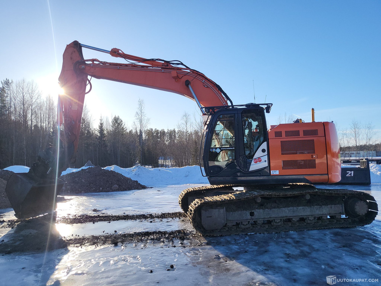 Hitachi ZX225USRLC- 6, 2017, Mäntsälä - Ekskavator perayap: gambar 1 Hitachi ZX225USRLC- 6, 2017, Mäntsälä - Ekskavator perayap: gambar 1