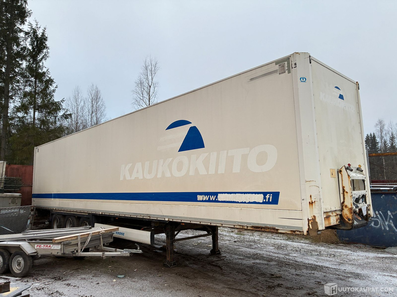 Krone Puoliperävaunu, 2014, Hyvinkää - Semi-trailer kotak tertutup: gambar 1 Krone Puoliperävaunu, 2014, Hyvinkää - Semi-trailer kotak tertutup: gambar 1