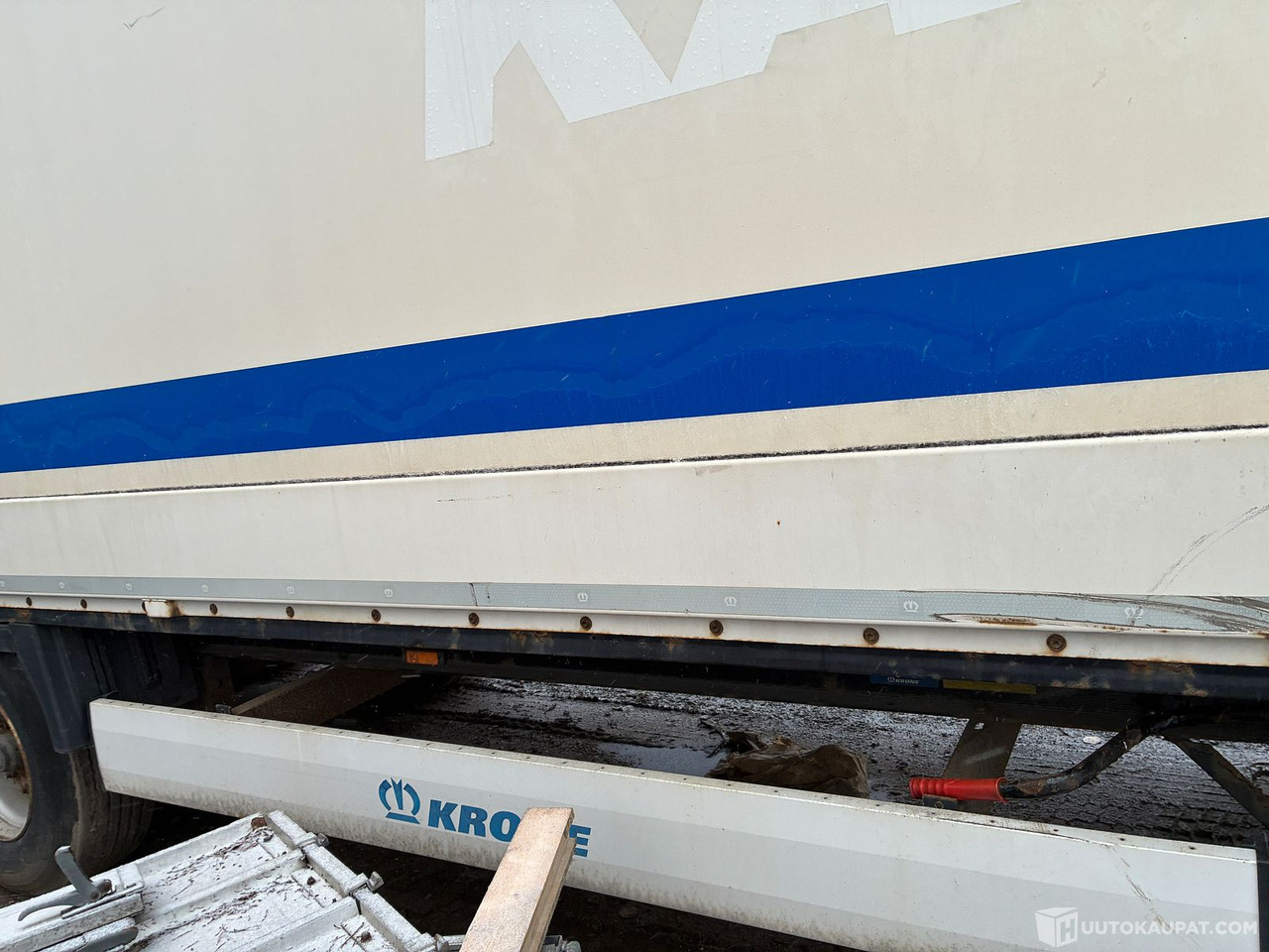 Krone Puoliperävaunu, 2014, Hyvinkää - Semi-trailer kotak tertutup: gambar 5 Krone Puoliperävaunu, 2014, Hyvinkää - Semi-trailer kotak tertutup: gambar 5