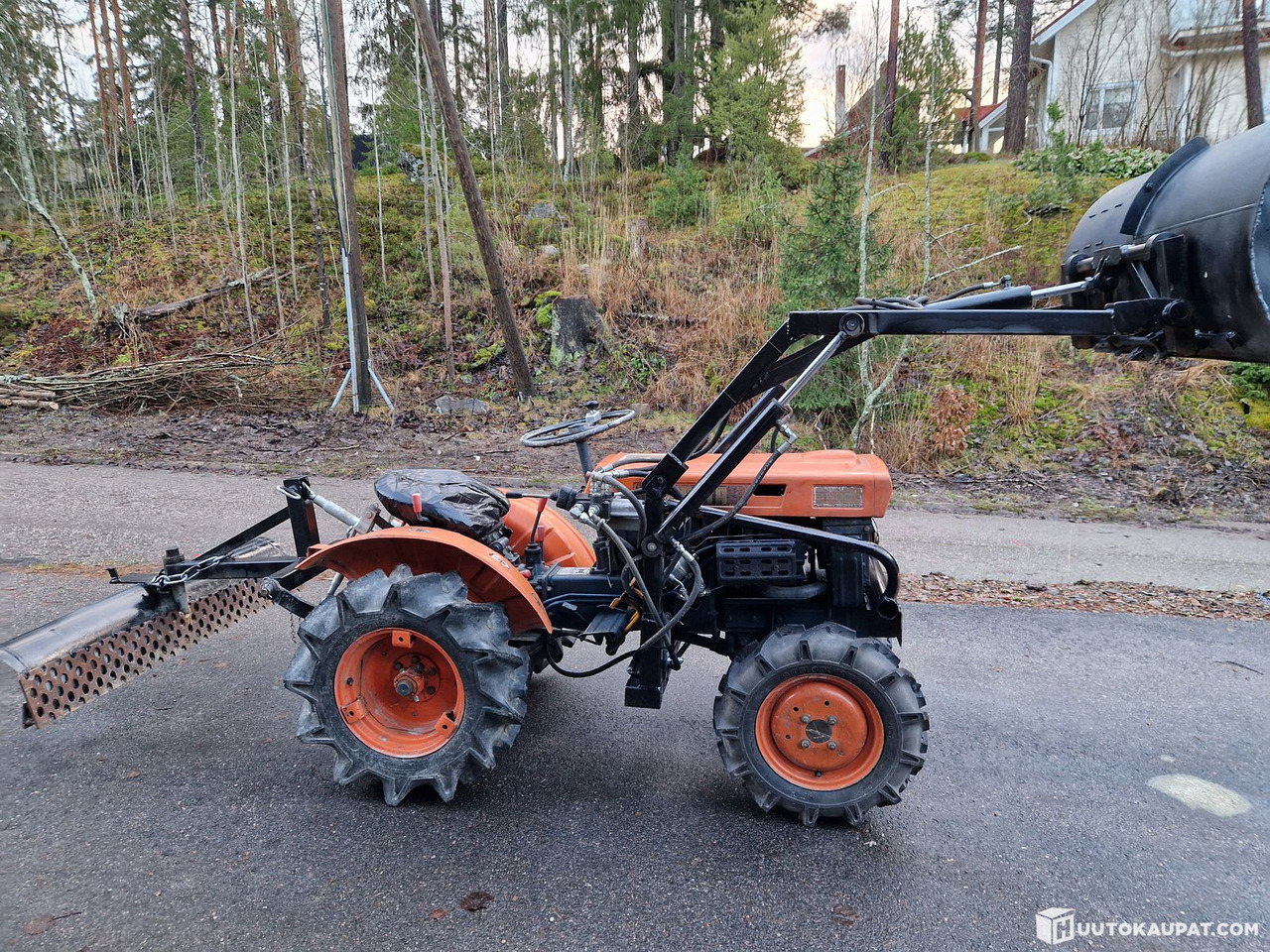 Kubota B6000, Lahti - Traktor kompak: gambar 2 Kubota B6000, Lahti - Traktor kompak: gambar 2