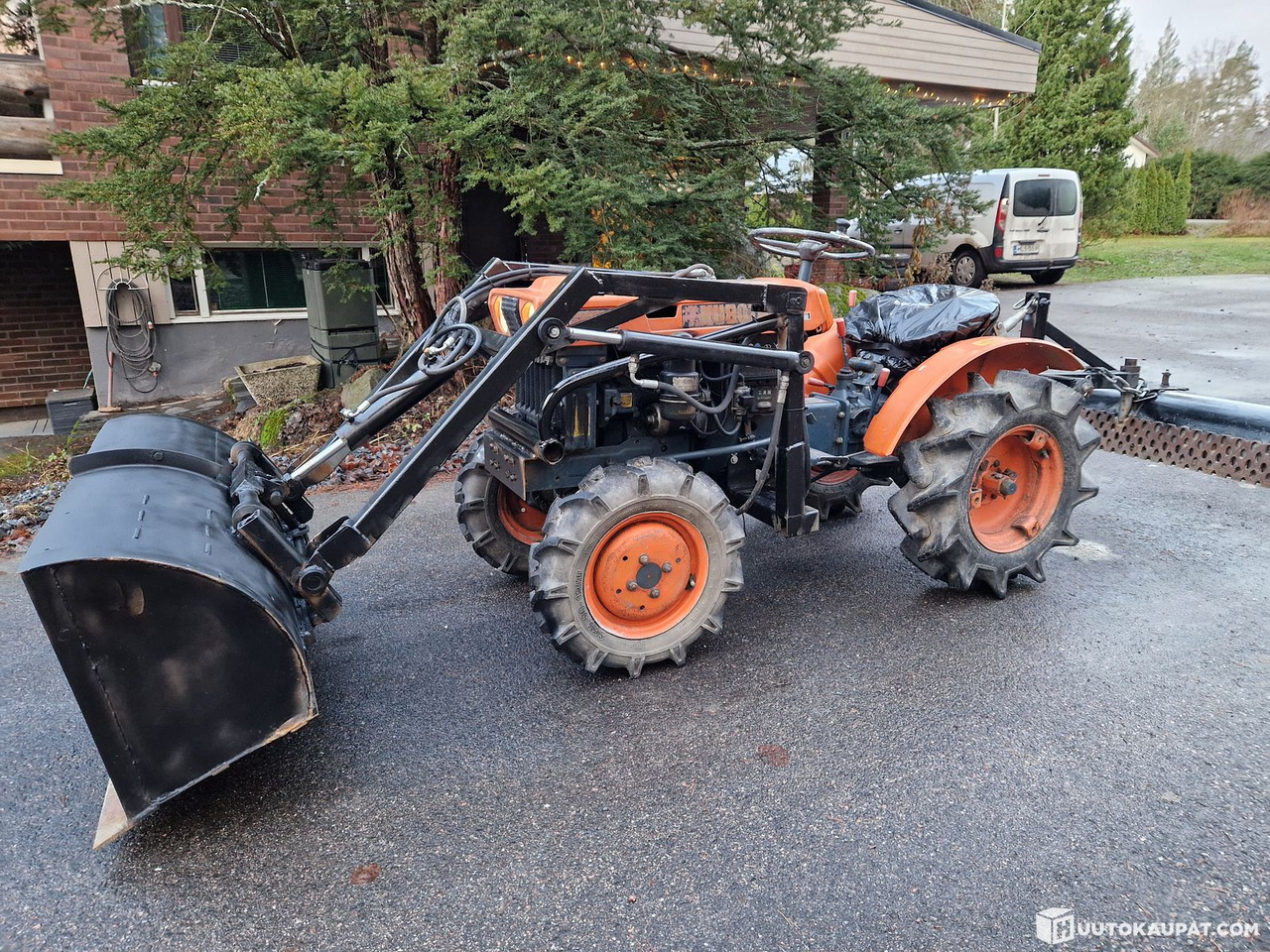 Kubota B6000, Lahti - Traktor kompak: gambar 1 Kubota B6000, Lahti - Traktor kompak: gambar 1