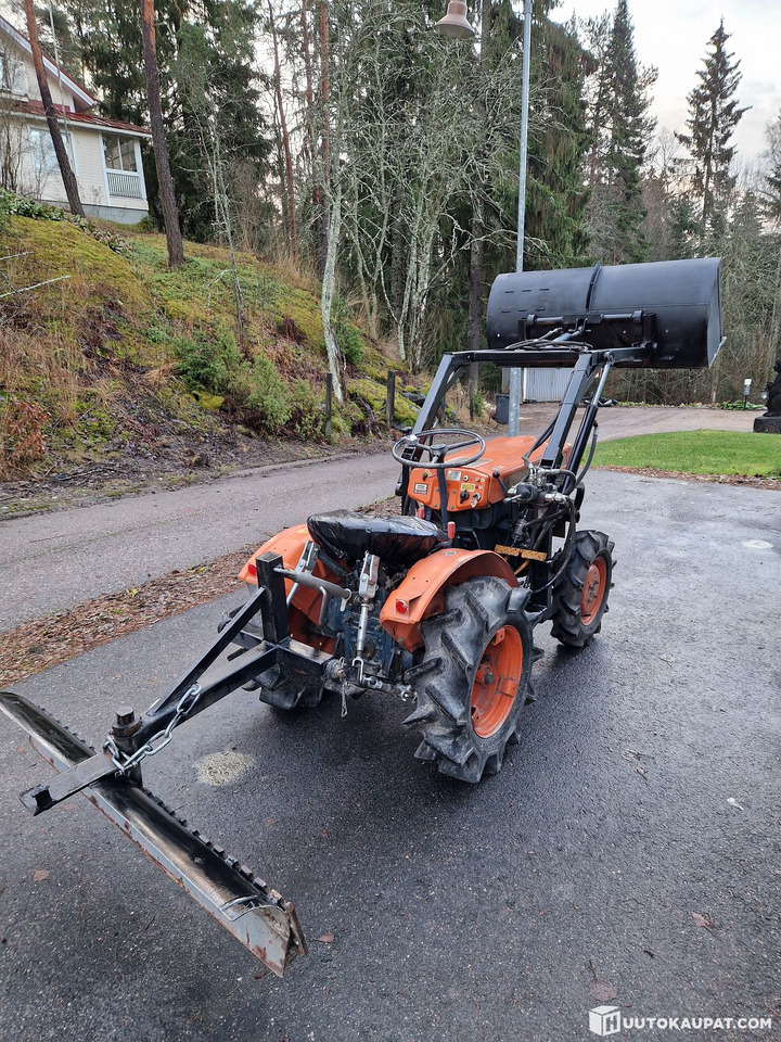 Kubota B6000, Lahti - Traktor kompak: gambar 4 Kubota B6000, Lahti - Traktor kompak: gambar 4