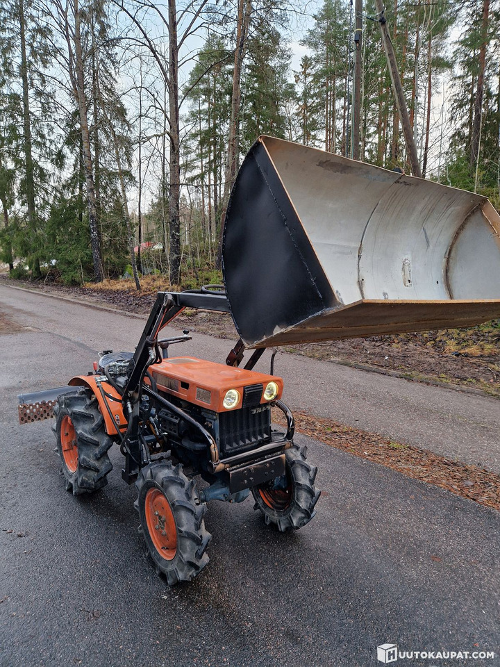 Kubota B6000, Lahti - Traktor kompak: gambar 5 Kubota B6000, Lahti - Traktor kompak: gambar 5
