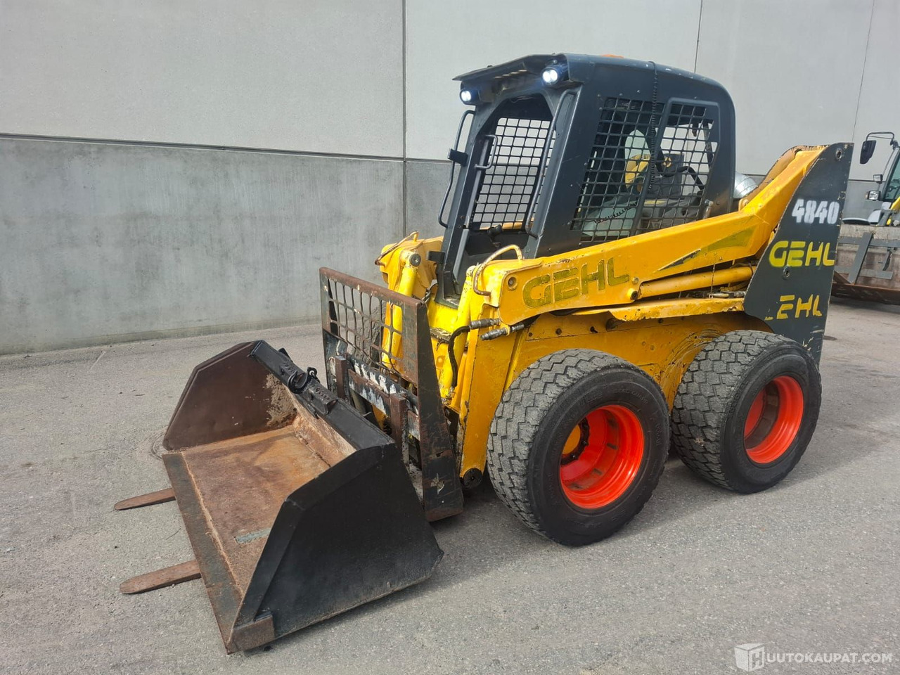 Gehl SL 4840 SX, liukuohjattava kuormaaja, 2005, sis alv 25,5%, Nurmijärvi - Peralatan konstruksi: gambar 5 Gehl SL 4840 SX, liukuohjattava kuormaaja, 2005, sis alv 25,5%, Nurmijärvi - Peralatan konstruksi: gambar 5