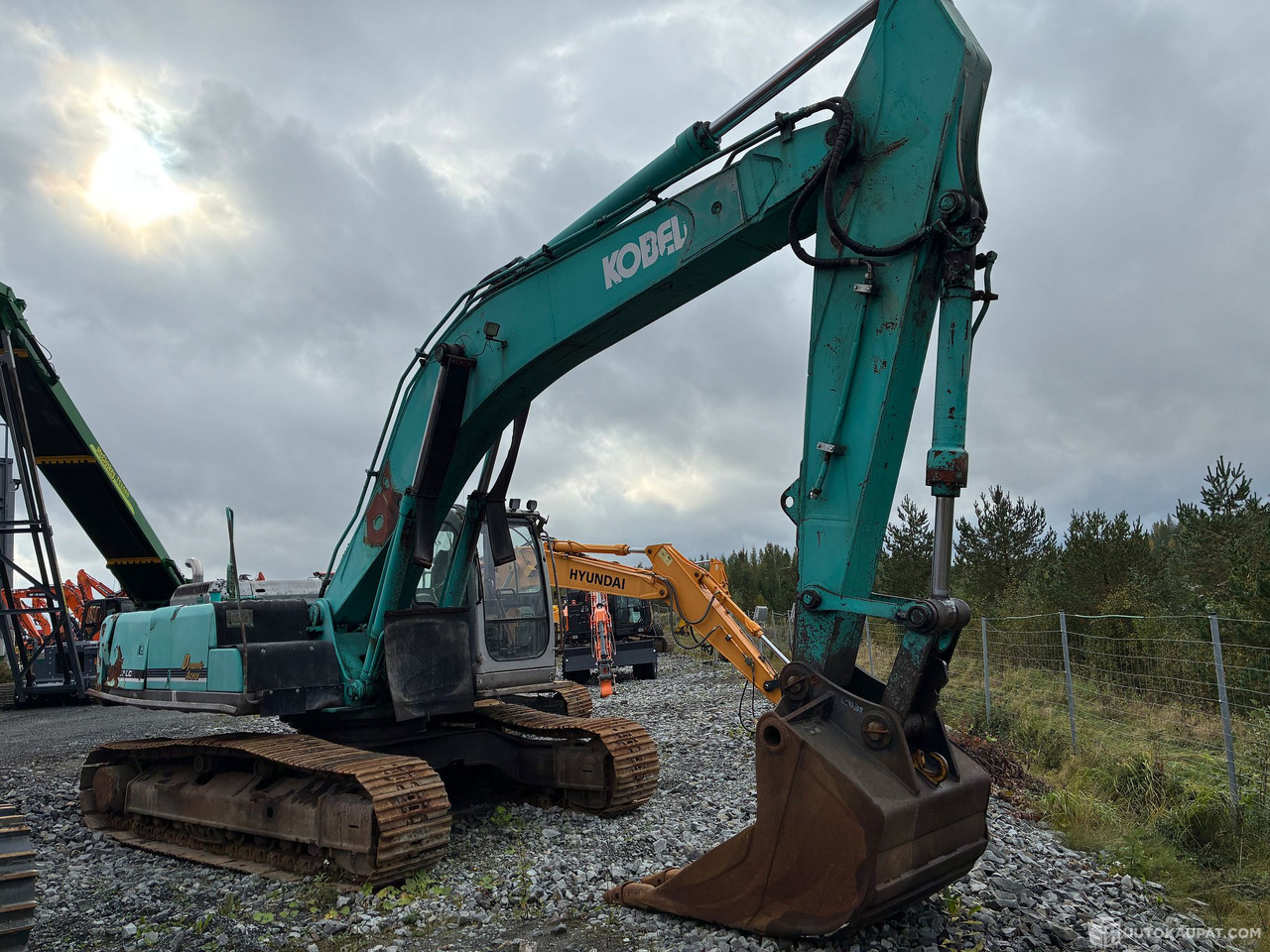 Kobelco SK330LC-6E, 2002, 18 900 h Kaivinkone, Lempäälä - Peralatan konstruksi: gambar 1 Kobelco SK330LC-6E, 2002, 18 900 h Kaivinkone, Lempäälä - Peralatan konstruksi: gambar 1