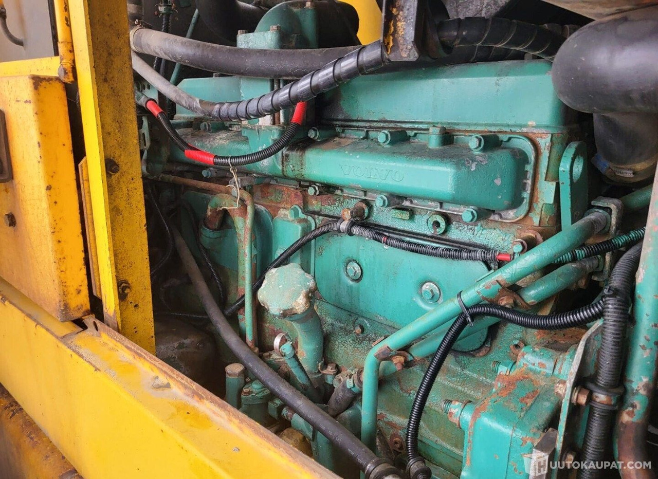 Volvo L70B, 1994, 5.5 l, Diesel, 45 327 h Pyöräkuormaaja, Virrat - Peralatan konstruksi: gambar 5 Volvo L70B, 1994, 5.5 l, Diesel, 45 327 h Pyöräkuormaaja, Virrat - Peralatan konstruksi: gambar 5