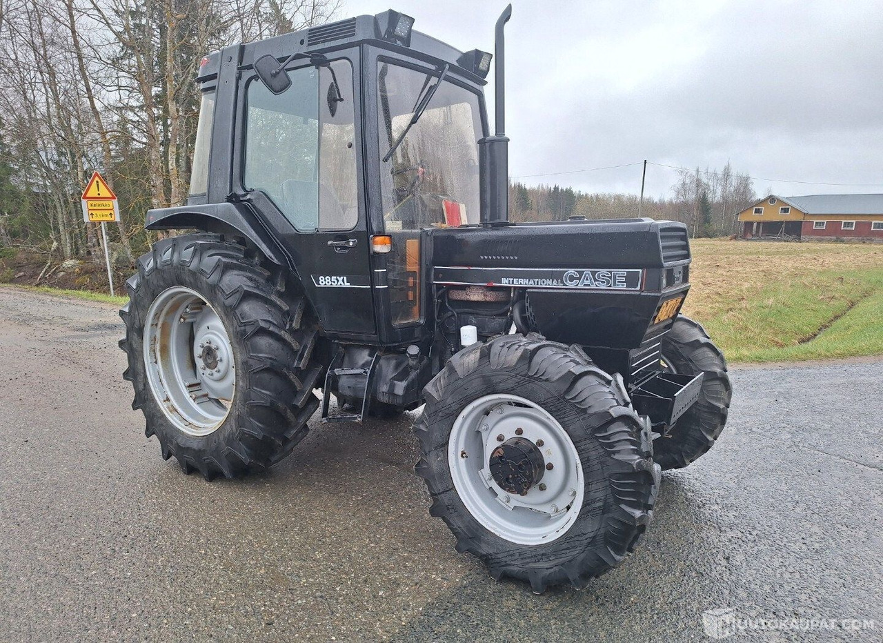Case IH 885XL, 1988, 4.4 l, Diesel, 7 900 h Traktori, Akaa - Peralatan pertanian: gambar 3 Case IH 885XL, 1988, 4.4 l, Diesel, 7 900 h Traktori, Akaa - Peralatan pertanian: gambar 3