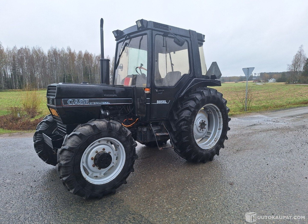 Case IH 885XL, 1988, 4.4 l, Diesel, 7 900 h Traktori, Akaa - Peralatan pertanian: gambar 1 Case IH 885XL, 1988, 4.4 l, Diesel, 7 900 h Traktori, Akaa - Peralatan pertanian: gambar 1
