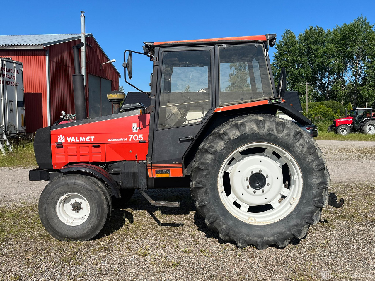 Valmet 705, Traktori, harrastajalta, 1990, Salo - Peralatan pertanian: gambar 2 Valmet 705, Traktori, harrastajalta, 1990, Salo - Peralatan pertanian: gambar 2