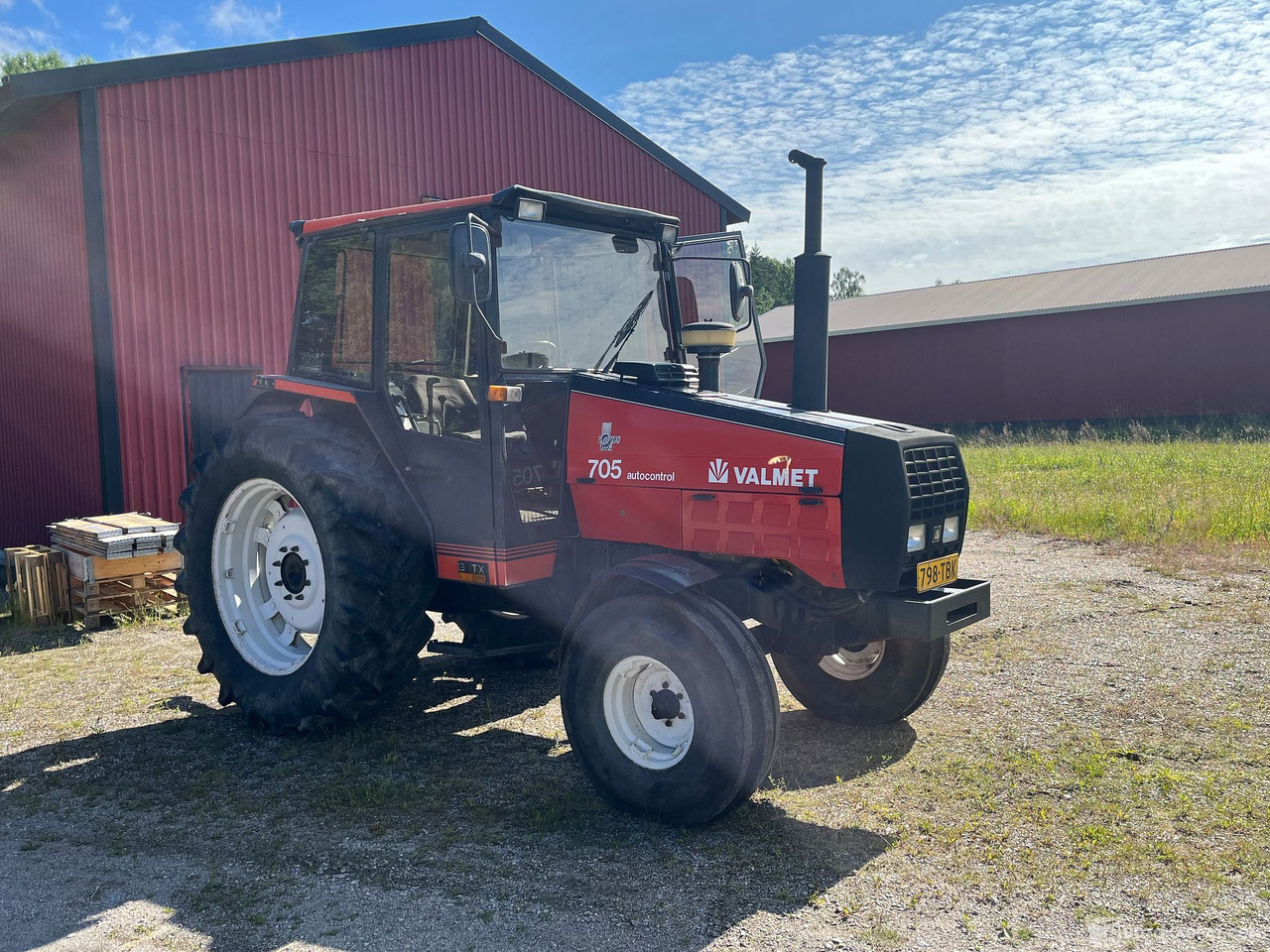 Valmet 705, Traktori, harrastajalta, 1990, Salo - Peralatan pertanian: gambar 5 Valmet 705, Traktori, harrastajalta, 1990, Salo - Peralatan pertanian: gambar 5
