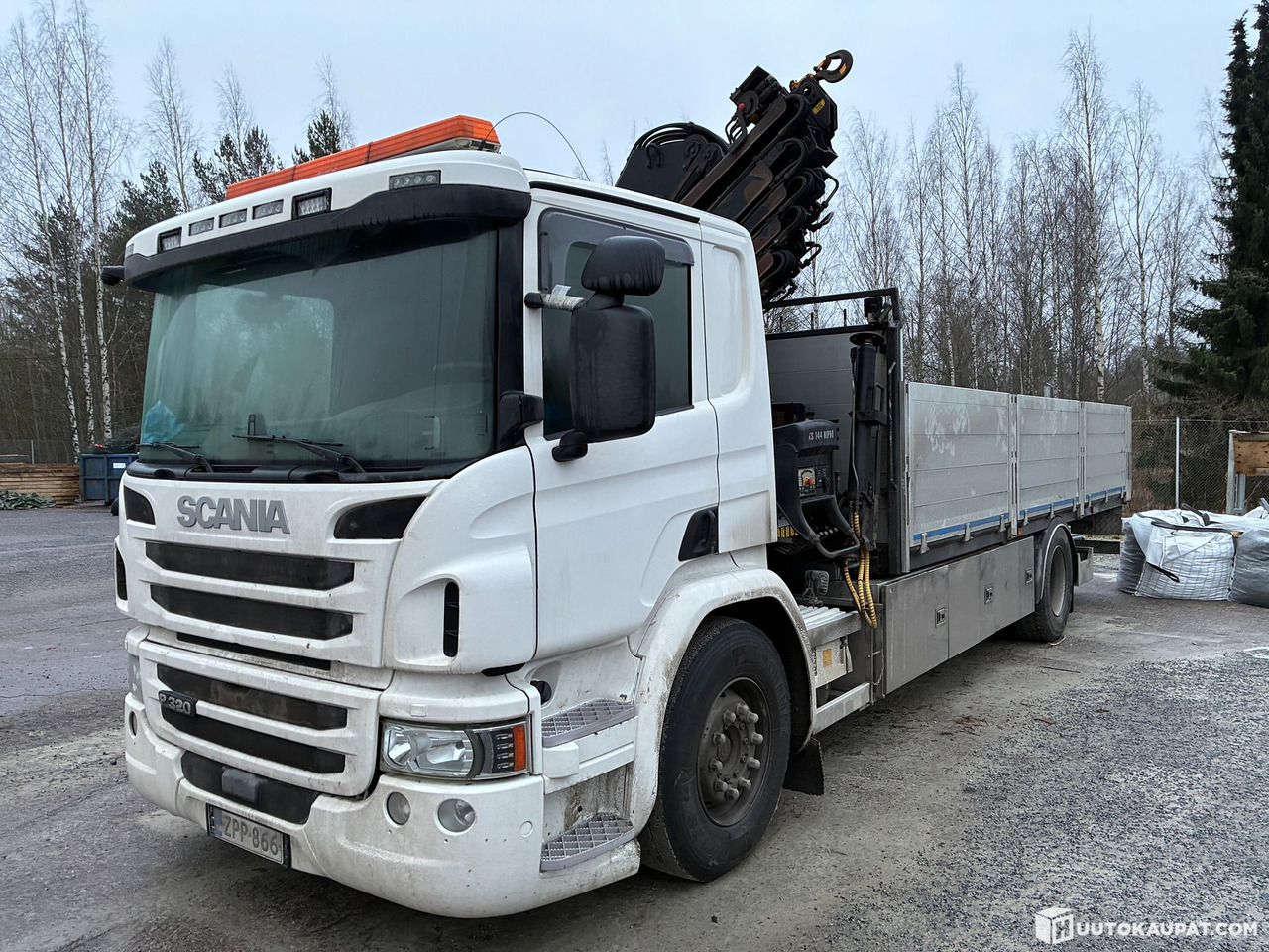 Scania P320, 2016 truck + Hiab crane, Tampere - Truk flatbed, Truk derek: gambar 2 Scania P320, 2016 truck + Hiab crane, Tampere - Truk flatbed, Truk derek: gambar 2