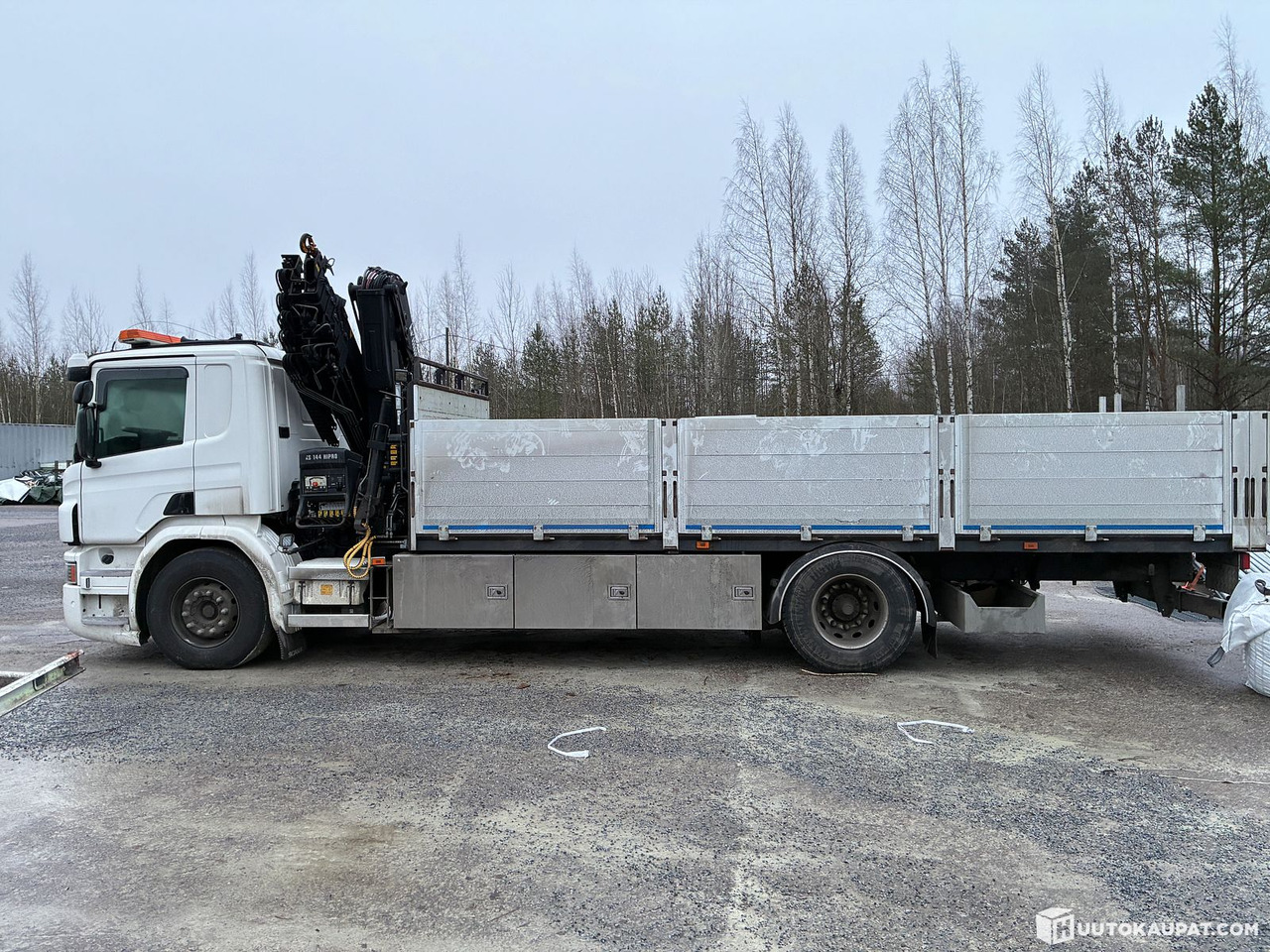 Scania P320, 2016 truck + Hiab crane, Tampere - Truk flatbed, Truk derek: gambar 4 Scania P320, 2016 truck + Hiab crane, Tampere - Truk flatbed, Truk derek: gambar 4