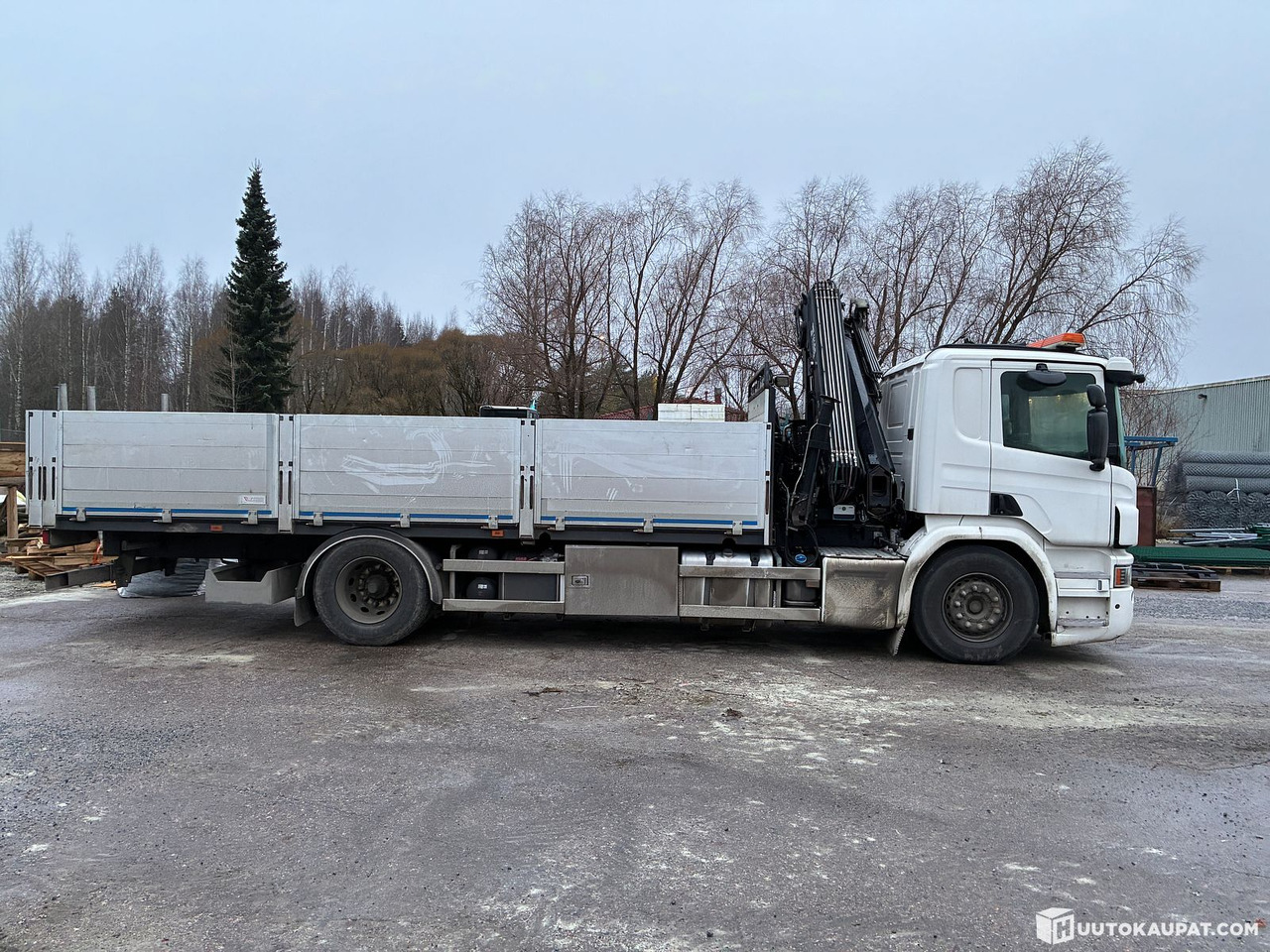 Scania P320, 2016 truck + Hiab crane, Tampere - Truk flatbed, Truk derek: gambar 5 Scania P320, 2016 truck + Hiab crane, Tampere - Truk flatbed, Truk derek: gambar 5
