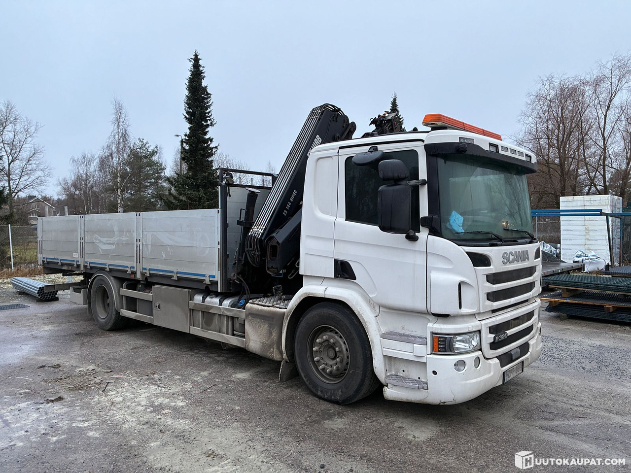 Scania P320, 2016 truck + Hiab crane, Tampere - Truk flatbed, Truk derek: gambar 1 Scania P320, 2016 truck + Hiab crane, Tampere - Truk flatbed, Truk derek: gambar 1