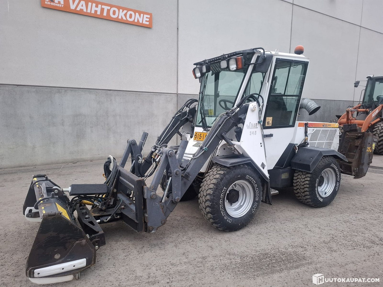 Wille 345, 2004, Kiinteistönhuoltokone, Sis alv 25,5%, Nurmijärvi - Wheel loader: gambar 5 Wille 345, 2004, Kiinteistönhuoltokone, Sis alv 25,5%, Nurmijärvi - Wheel loader: gambar 5