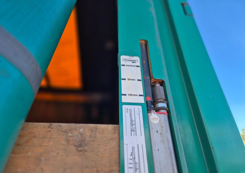 Krone BDE STANDARD PODNOSZONY DACH / z Niemiec PONADGABARYTY POSZERZANA OPONY 80% - Semi-trailer dengan terpal samping: gambar 5 Krone BDE STANDARD PODNOSZONY DACH / z Niemiec PONADGABARYTY POSZERZANA OPONY 80% - Semi-trailer dengan terpal samping: gambar 5