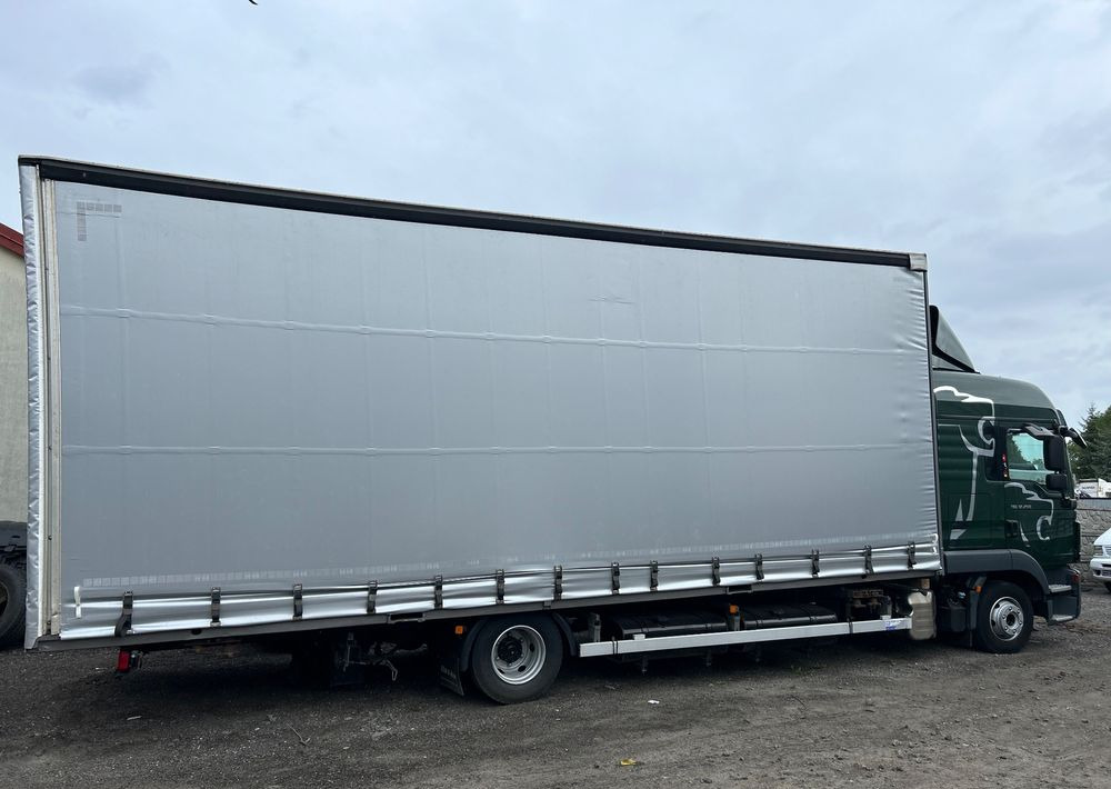 MAN TGL 12.250 GLOB UNIKAT z Niemiec BDF firanka / AUTOMAT HAK / EURO 6 / BDF 7.40 wysoki / MICHELIN 80% - Truk dengan terpal samping: gambar 2 MAN TGL 12.250 GLOB UNIKAT z Niemiec BDF firanka / AUTOMAT HAK / EURO 6 / BDF 7.40 wysoki / MICHELIN 80% - Truk dengan terpal samping: gambar 2
