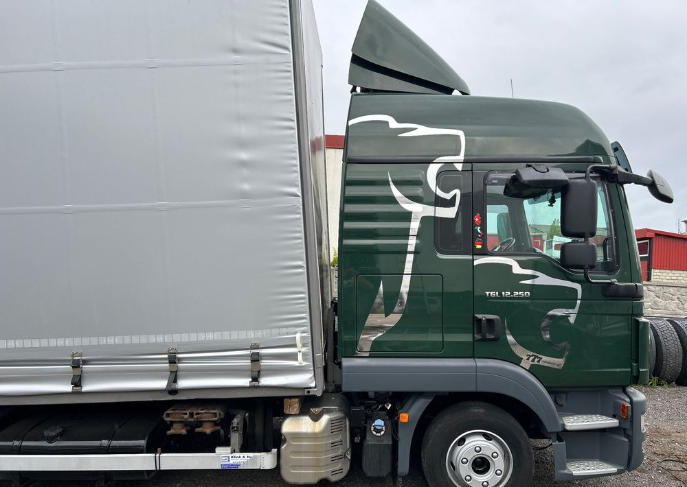 MAN TGL 12.250 GLOB UNIKAT z Niemiec BDF firanka / AUTOMAT HAK / EURO 6 / BDF 7.40 wysoki / MICHELIN 80% - Truk dengan terpal samping: gambar 4 MAN TGL 12.250 GLOB UNIKAT z Niemiec BDF firanka / AUTOMAT HAK / EURO 6 / BDF 7.40 wysoki / MICHELIN 80% - Truk dengan terpal samping: gambar 4