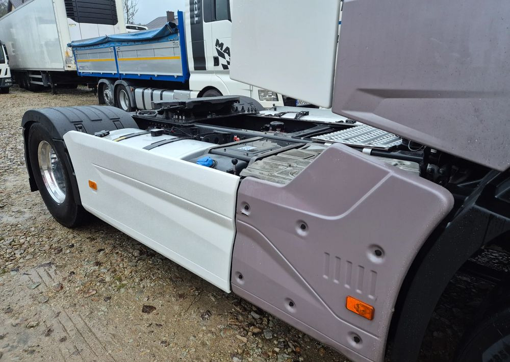 Renault HIGH GAMA T480 2019 SALON PL VIN: KD ! 13l STANDARD STANDARD / KLIMA POSTOJOWA / FULL OPCJA / T520 T440 / TOP STAN GAMA T - Tractor head: gambar 5 Renault HIGH GAMA T480 2019 SALON PL VIN: KD ! 13l STANDARD STANDARD / KLIMA POSTOJOWA / FULL OPCJA / T520 T440 / TOP STAN GAMA T - Tractor head: gambar 5