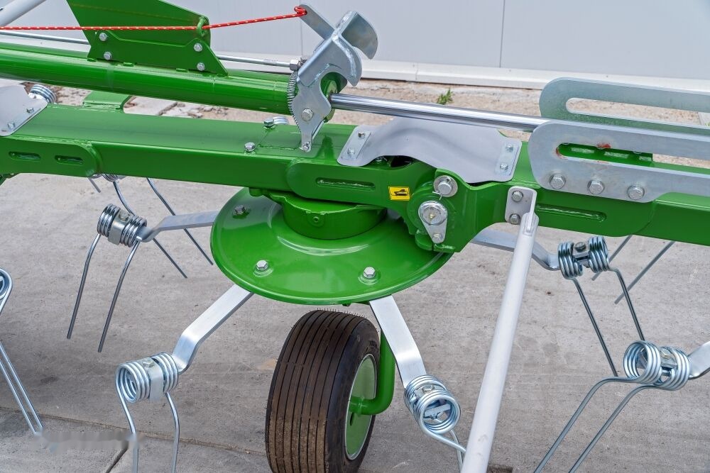 Pronar PWP 900 - Tedder/ Menyapu: gambar 4 Pronar PWP 900 - Tedder/ Menyapu: gambar 4