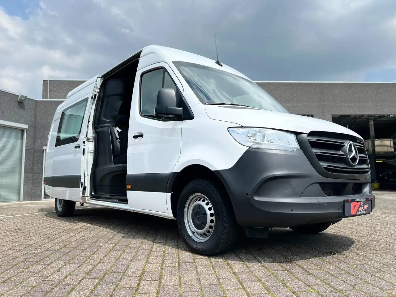 Mercedes-Benz Sprinter 315 L3H2 (37.500€ex) 3.5T SLEEP | DUB CAB 7PL - Van kombi: gambar 2 Mercedes-Benz Sprinter 315 L3H2 (37.500€ex) 3.5T SLEEP | DUB CAB 7PL - Van kombi: gambar 2