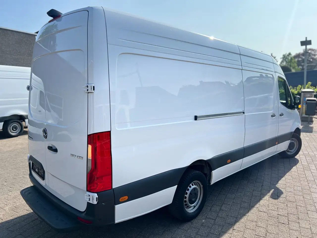 Mercedes-Benz Sprinter 317 L3H2 PRO (35.950ex) FACELIFT |CAMERA| 11" MBUX - Van panel: gambar 4 Mercedes-Benz Sprinter 317 L3H2 PRO (35.950ex) FACELIFT |CAMERA| 11" MBUX - Van panel: gambar 4