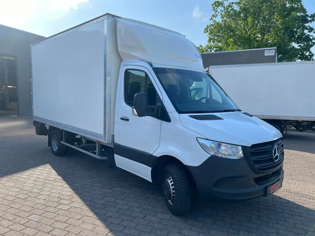 Mercedes-Benz Sprinter 515 KAST+LIFT + SPOILER (36.500ex) 2.300M - Van box: gambar 2 Mercedes-Benz Sprinter 515 KAST+LIFT + SPOILER (36.500ex) 2.300M - Van box: gambar 2
