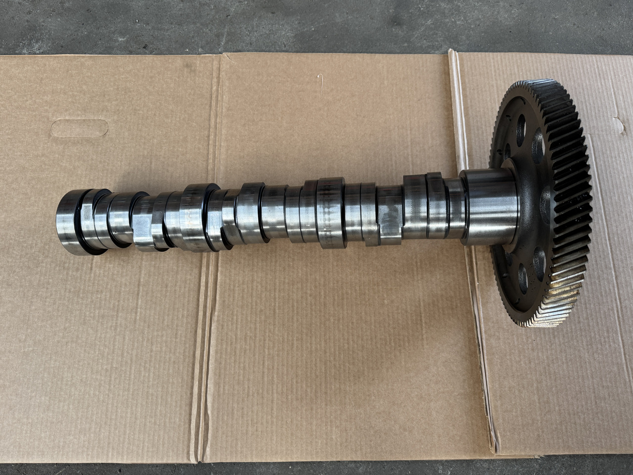 Mercedes Actros MP 2 MP 3 - Camshaft: gambar 1 Mercedes Actros MP 2 MP 3 - Camshaft: gambar 1