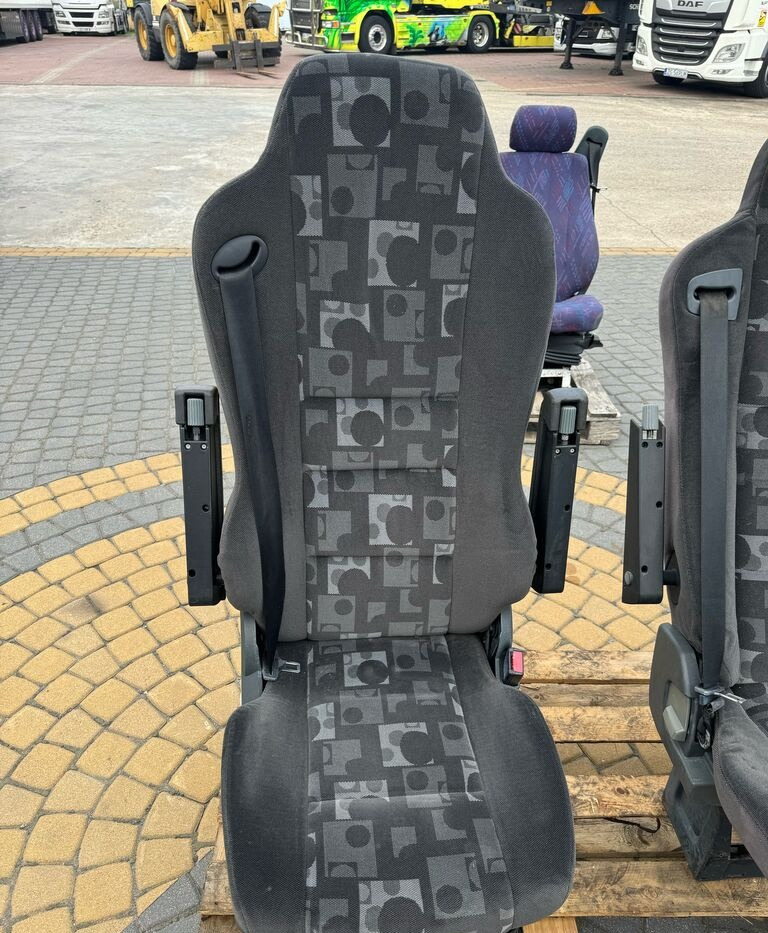 Mercedes-Benz ACTROS MP 2 MP 3 AXOR truck - Tempat duduk untuk Truk: gambar 1 Mercedes-Benz ACTROS MP 2 MP 3 AXOR truck - Tempat duduk untuk Truk: gambar 1