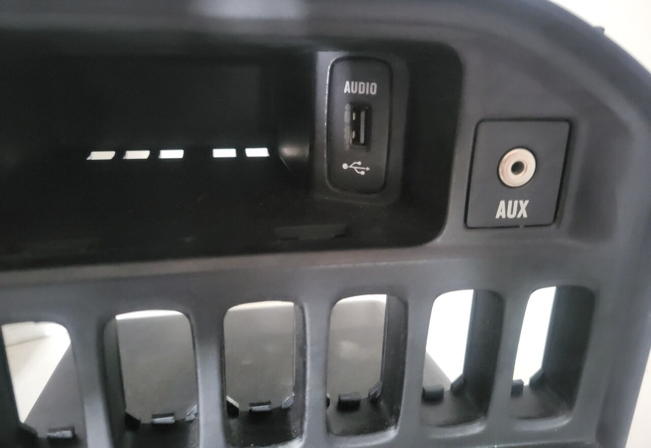 Scania Nawigacja Navi CD Bluetooth R 2026742 Scania SCANIA R 2026742 truck - Dasbor untuk Truk: gambar 5 Scania Nawigacja Navi CD Bluetooth R 2026742 Scania SCANIA R 2026742 truck - Dasbor untuk Truk: gambar 5