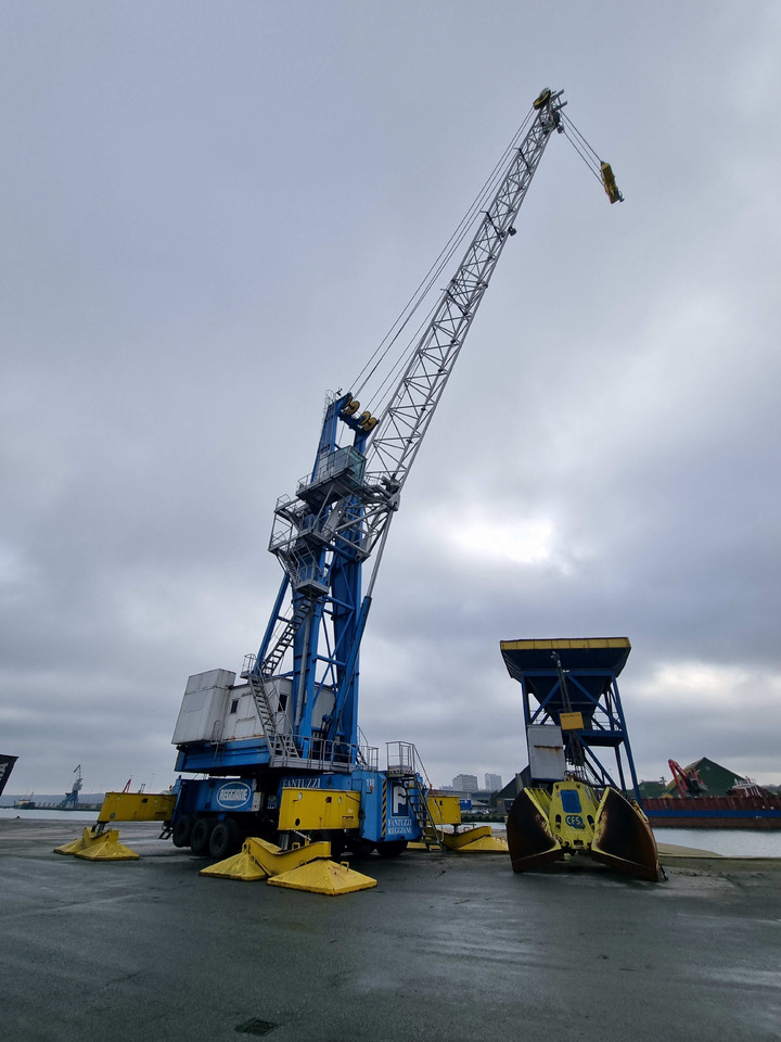Fantuzzi MHC 130 - Peralatan pelabuhan: gambar 2 Fantuzzi MHC 130 - Peralatan pelabuhan: gambar 2