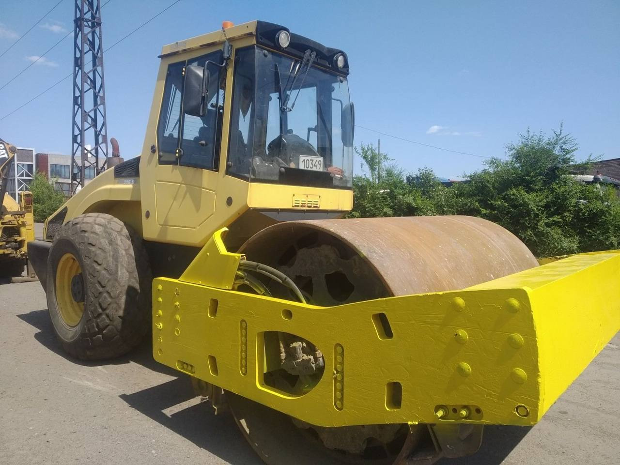 BOMAG BW 216 DH-4 - Pemadat: gambar 1 BOMAG BW 216 DH-4 - Pemadat: gambar 1