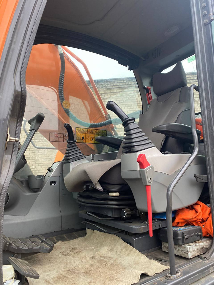 DOOSAN DX 340LCA - Ekskavator perayap: gambar 2 DOOSAN DX 340LCA - Ekskavator perayap: gambar 2