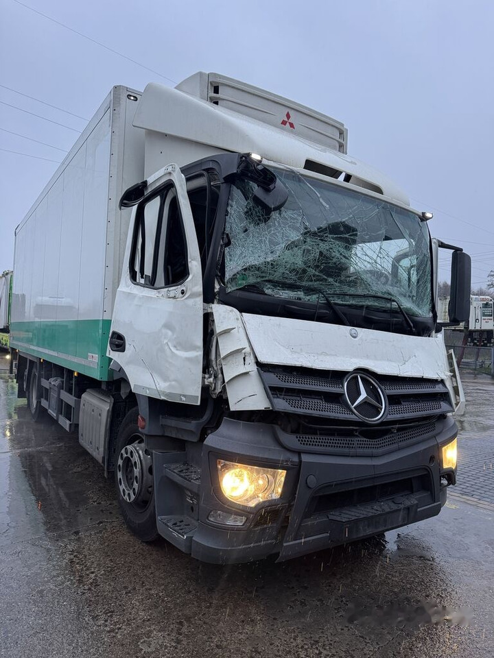 Damaged Mercedes-Benz Actros Antos Arocs - Kabin untuk Truk: gambar 2 Damaged Mercedes-Benz Actros Antos Arocs - Kabin untuk Truk: gambar 2