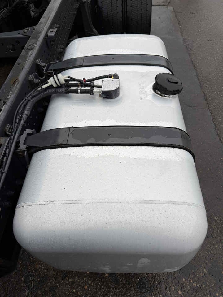 Mercedes Actros MP 4 Antos 390L - Tangki bahan bakar: gambar 4 Mercedes Actros MP 4 Antos 390L - Tangki bahan bakar: gambar 4