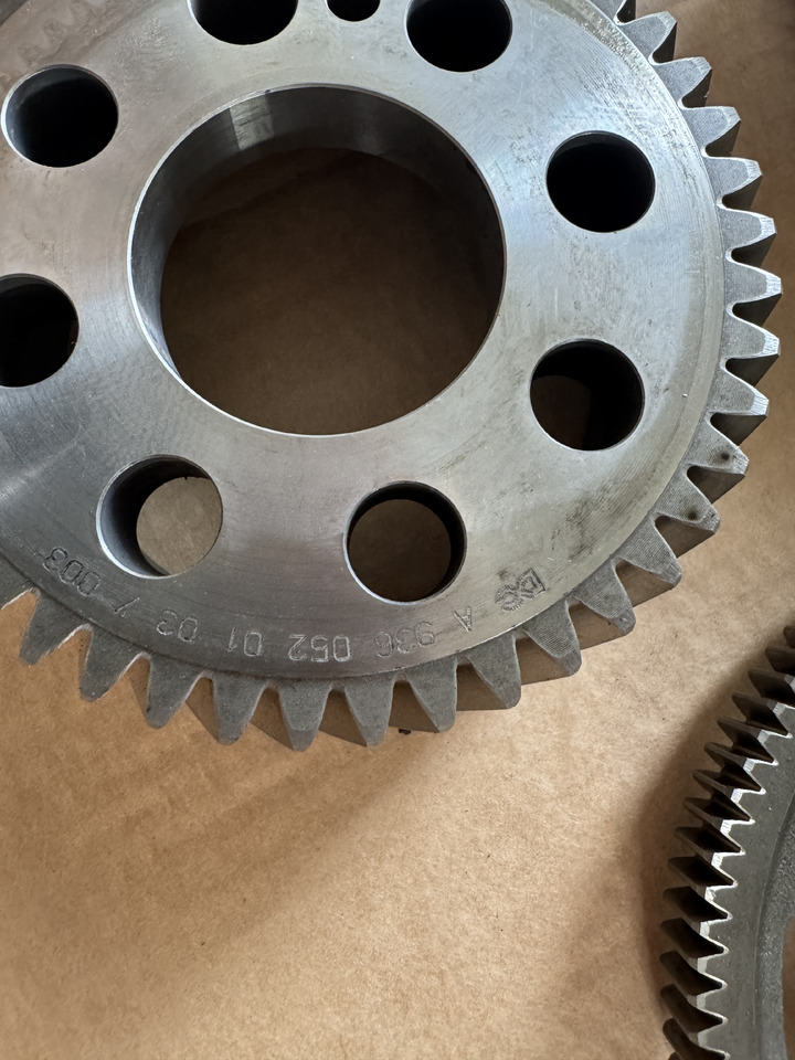 Mercedes-Benz Atego III E6 OM934LA Mercedes-Benz Atego III E6 - Camshaft untuk Truk: gambar 4 Mercedes-Benz Atego III E6 OM934LA Mercedes-Benz Atego III E6 - Camshaft untuk Truk: gambar 4