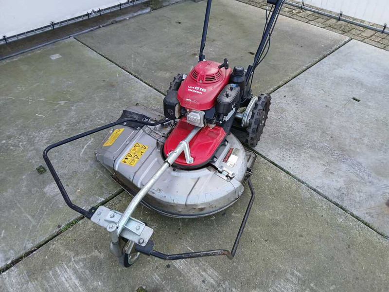 Honda UM 616 - Mesin pemotong rumput: gambar 1 Honda UM 616 - Mesin pemotong rumput: gambar 1