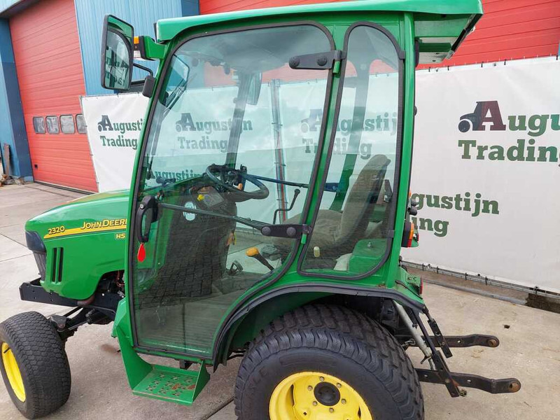 John Deere 2320 - Traktor kompak: gambar 2 John Deere 2320 - Traktor kompak: gambar 2