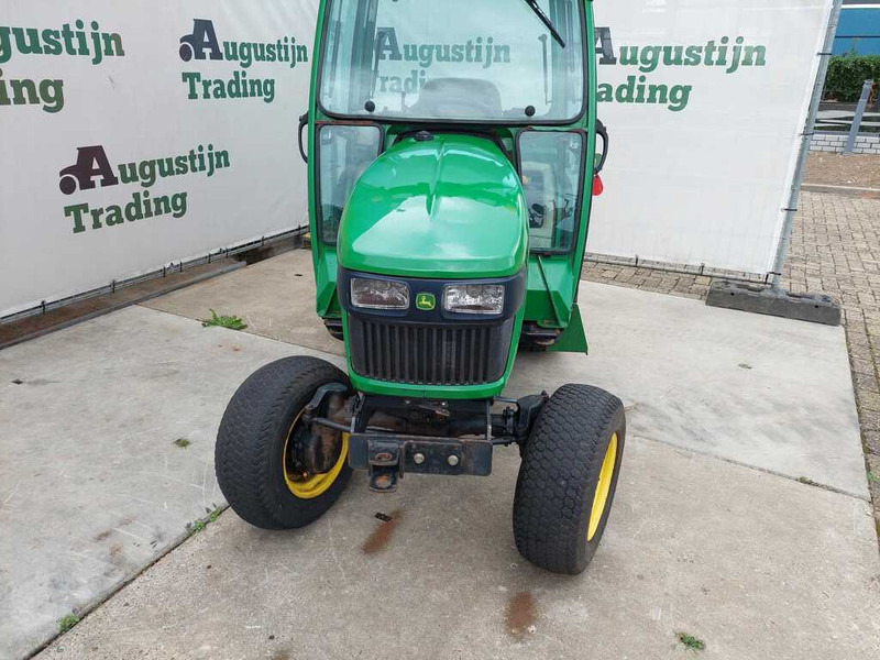 John Deere 2320 - Traktor kompak: gambar 3 John Deere 2320 - Traktor kompak: gambar 3