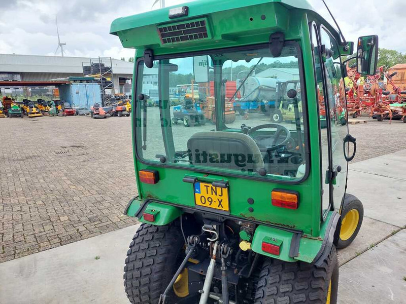 John Deere 2320 - Traktor kompak: gambar 5 John Deere 2320 - Traktor kompak: gambar 5