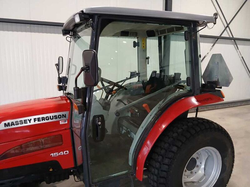 Massey Ferguson 1540 - Traktor kompak: gambar 2 Massey Ferguson 1540 - Traktor kompak: gambar 2
