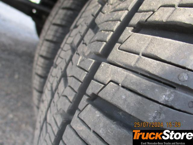 FUSO Canter 3C15 - Van box: gambar 5 FUSO Canter 3C15 - Van box: gambar 5